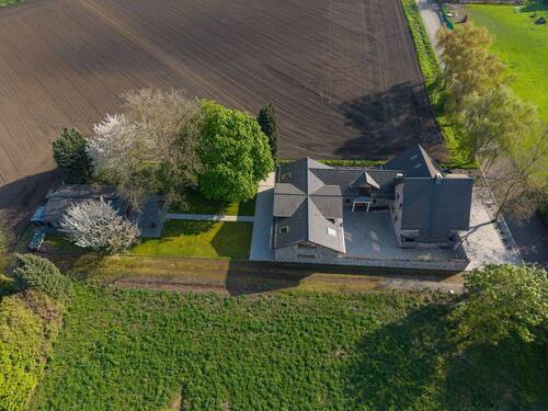 Außenansicht - Nahezu Neubauzustand: Großzügiges Anwesen mit Gartenhaus (64m²) & Garage auf 1.722m² Grundstück