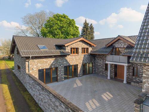 Außenansicht - Einfamilienhaus mit 448,00 m&sup2; in Hürth zum Kaufen
