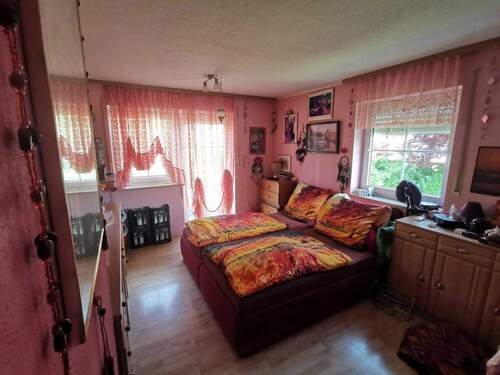 Schlafzimmer - 6 Zimmer Doppelhaushälfte in Vilsheim