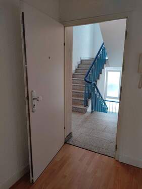 Neuwertige Wohnungseingangstür - 