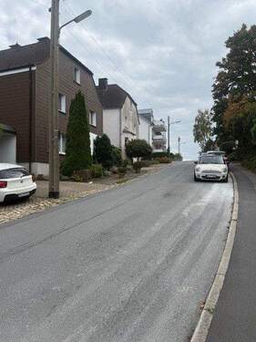 Blick zum Haus - Viel Platz für die große Familie - Haus mit großem Garten in Bochum-Stiepel!!