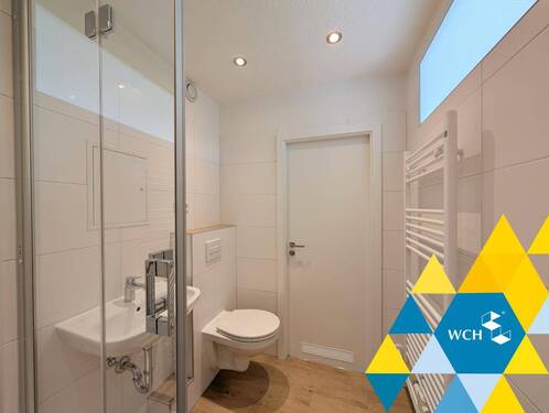 Badezimmer - Modern u. durchdacht - 3 Zimmer mit LED-Spots, Dusche u. Balkon