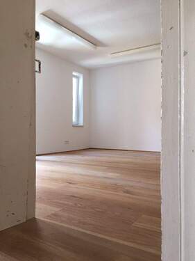 Atelierraum - Hochwertig saniertes Atelier Büro, Lauflage Neustadt, ca. 48 m², I. OG