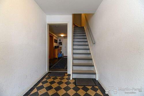 Treppenhaus - 1 Zimmer Mehrfamilienhaus, Wohnhaus in Breckerfeld