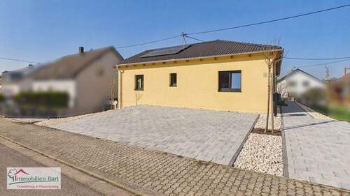 Straßenansicht - 5 Zimmer Einfamilienhaus zum Kaufen in Perl / Besch