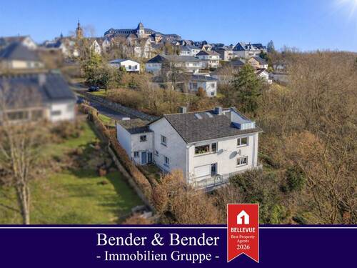 www.bender-immobilien.de - **RESERVIERT** Exklusiv in Hachenburg! Zweifamilienhaus in fußläufiger Zentrumsnähe!