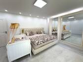 Elternschlafzimmer (OG - 