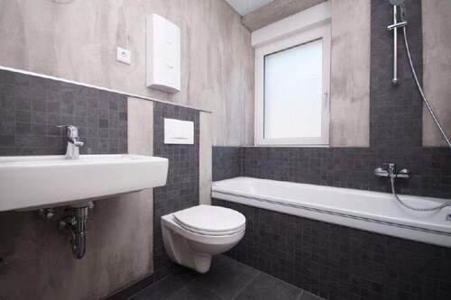 Bad 1 - 4 Zimmer Etagenwohnung zur Miete in Minden