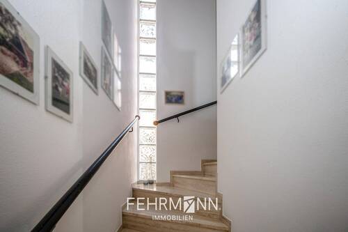 Treppe ins Obergeschoss - 
