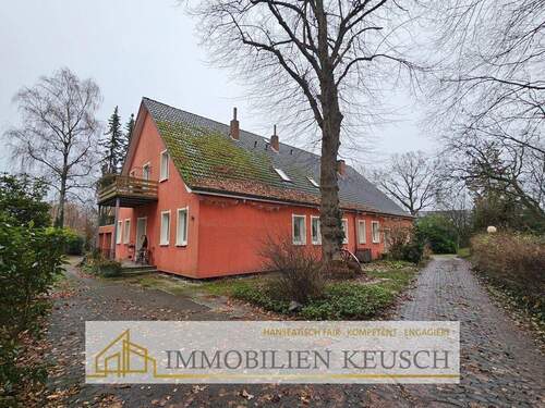 Seitenansicht großes Wohnhaus - 