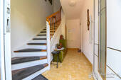 Treppenhaus - 6 Zimmer Doppelhaushälfte in Schalksmühle