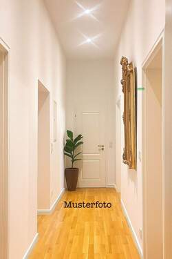 Flur Musterfoto - Etagenwohnung mit 80,60 m&sup2; in Berlin zum Kaufen