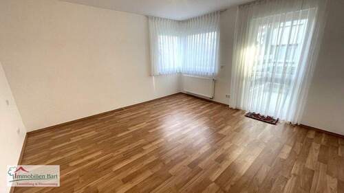 Schlafzimmer - PERL: CHARMANTE ERDGESCHOSSWOHNUNG 3 SCHLAFZIMMER RUHIGE LAGE!