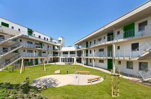 Blick zum Innenhof - - 1 Zimmer Etagenwohnung zur Miete in Leopoldshöhe