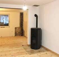 Charmantes Reihenmittelhaus mit Garten, Scheune & Garage - direkt am Marktplatz in Schönau