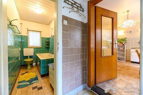 Haus 2 - Bad, Flur, Küche EG - 