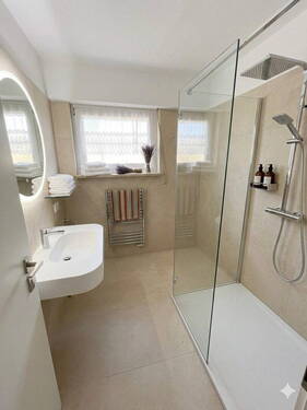 Badezimmer - 3 Zimmer Etagenwohnung zum Kaufen in Nürnberg