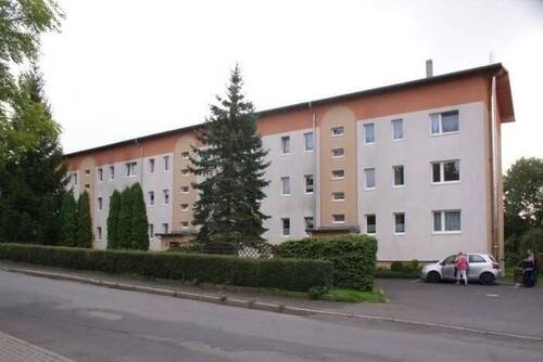 Ansicht vorn 6-8a.JPG - 3-Raum-Wohnung mit Balkon - 427,00 EUR Kaltmiete, ca.  61,00 m² Wohnfläche