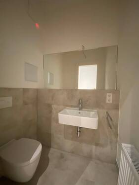 1 WC - 
