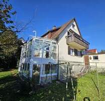 Plüderhausen: Ursprüngliches Zweifamilienhaus mit großem Garten und sehr guter Lage