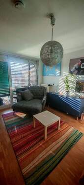 Schlafzimmer - Gemütliche 2-Zimmer-Wohnung mit sonnigem Balkon und Einbauküche direkt an der TU Dresden!