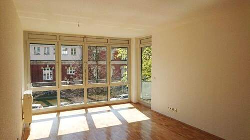 Wohnen - 2 Zimmer Etagenwohnung zur Miete in Dresden