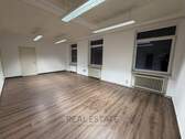 1.jpg - Geräumiges Start-Up Büro in Citynähe