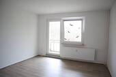 Wohnzimmer - 3 Zimmer Etagenwohnung zur Miete in Zwickau