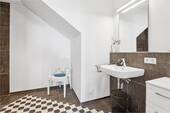 Badezimmer Einliegerwohnung - 5 Zimmer Einfamilienhaus in Elchingen