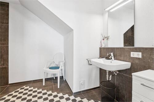 Badezimmer Einliegerwohnung - 5 Zimmer Einfamilienhaus in Elchingen