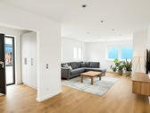 Wohnzimmer (KI Vorschlag) - Kernsaniert & barrierefrei * 3,5-Zi-Erdgeschoss-Wohnung * 90 qm * zentral in 77749 Niederschopfheim