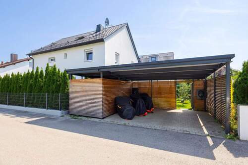 Carport mit Wallboxen - Mehrfamilienhaus, Wohnhaus mit 277,00 m² in Gilching zum Kaufen
