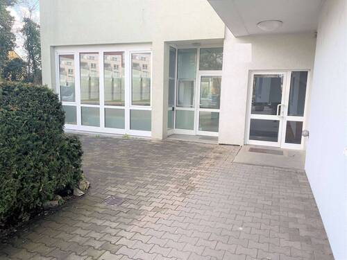 Eingangsbereich - 7 Zimmer Etagenwohnung zum Kaufen in Wasseralfingen