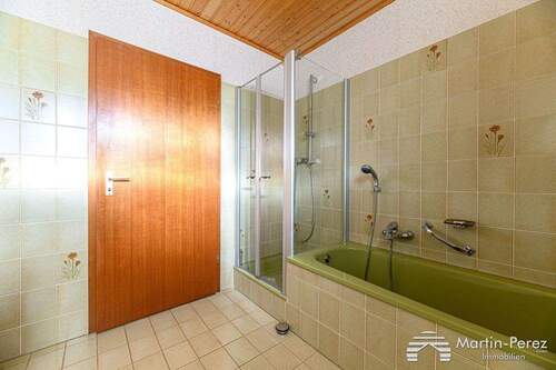 EG Badezimmer (Hauptwohnung ) - 