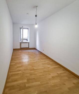 Arbeitszimmer - 1 Zimmer Mehrfamilienhaus, Wohnhaus in Schöningen