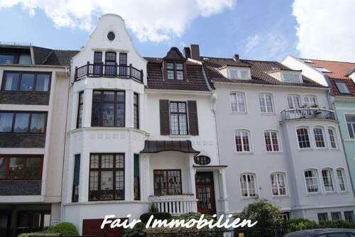 Hausansicht - 4 Zimmer Etagenwohnung zur Miete in Bremen