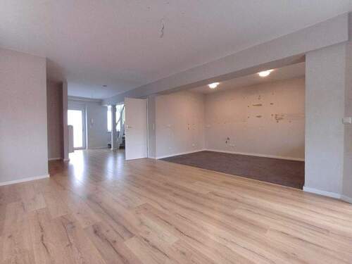 20251107_115445 - 4 Zimmer Etagenwohnung in Minden