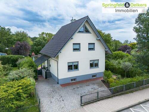 Frontansicht - 6 Zimmer Einfamilienhaus zum Kaufen in Hamburg