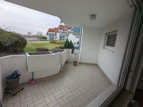 Blick aus dem WZ - 2 Zimmer Etagenwohnung zur Miete in Taucha