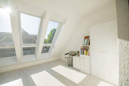 Kind 2, westlich, Ansicht 1 - 