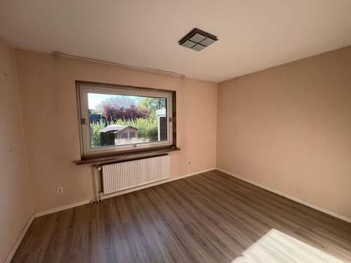 Schlafzimmer 2 - Einfamilienhaus mit 129,00 m&sup2; in Elmshorn zum Kaufen