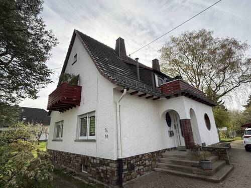 Frontansicht - 7 Zimmer Mehrfamilienhaus, Wohnhaus zum Kaufen in Wirges