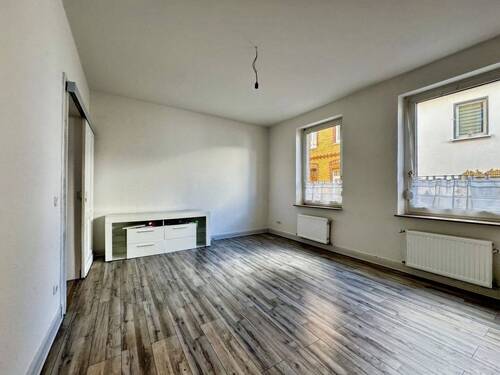 Wohnzimmer EG - 8 Zimmer Reihenmittelhaus in Königswinter