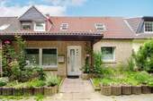 Vorderansicht - Charmantes Reihenmittelhaus in Bremerhaven-Geestemünde - Perfekt für Familien