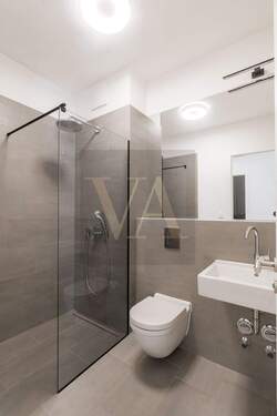 Franz_2.1.05-4.jpg - 