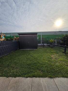 Garten mit Gartenhaus - 