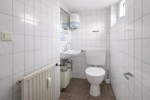 Personal-WC mit Fenster - 