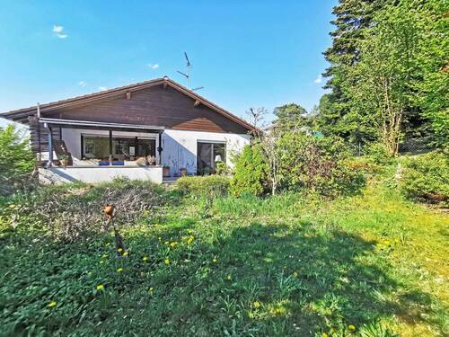 Einfamilienhaus mit großem Vorgarten - Grundstück in Starnberg / Hadorf