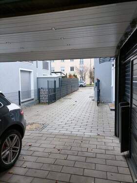 Einfahrt, Stellplatz, Carport - 