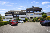 PKW-Stellplatz hinter dem Haus - 